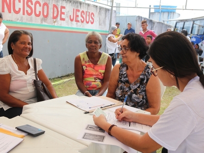 Caravana da Cidadania atende centenas de pessoas no Povoado Crioulo