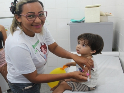 Sarampo: Crian&ccedil;as recebem a vacina no dia D contra a doen&ccedil;a