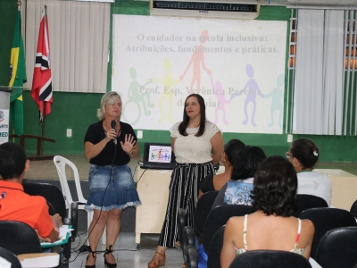 Educação realiza curso para capacitar cuidadores escolares do Município